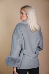 Moderan Ženski Kaput – Elegantni Kaput za Svaki Stil