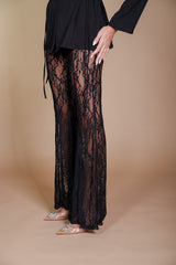 Crni čipkasti blazer s profinjenim detaljima