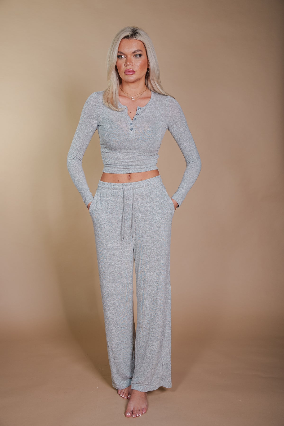 Komplet Majica i Donji Dio Trenerke – Ženski Udobni Set